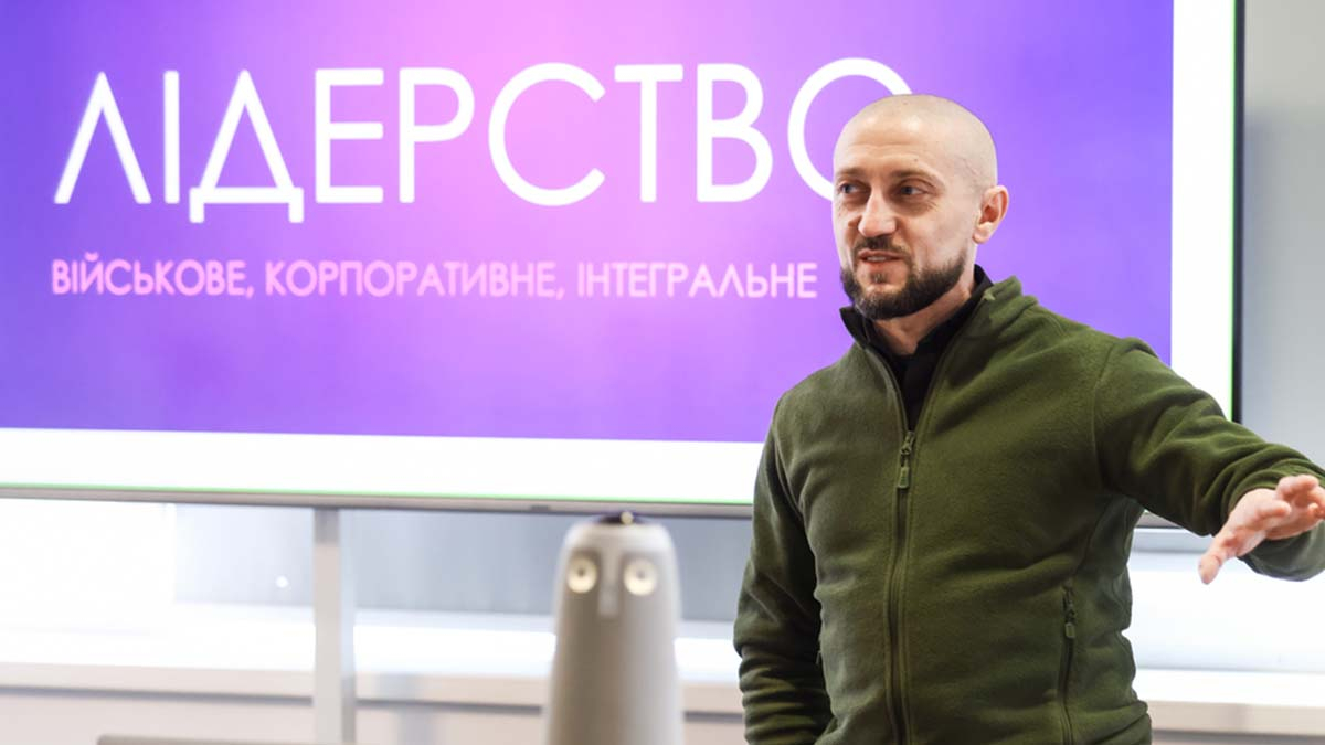 Про лідерство в менеджменті та менеджмент лідерства міркували разом з отцем Андрієм Зелінським учасники ЕМВА-38.